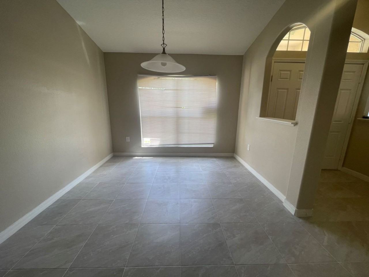 568 Finch Ct - Photo 4 of 29