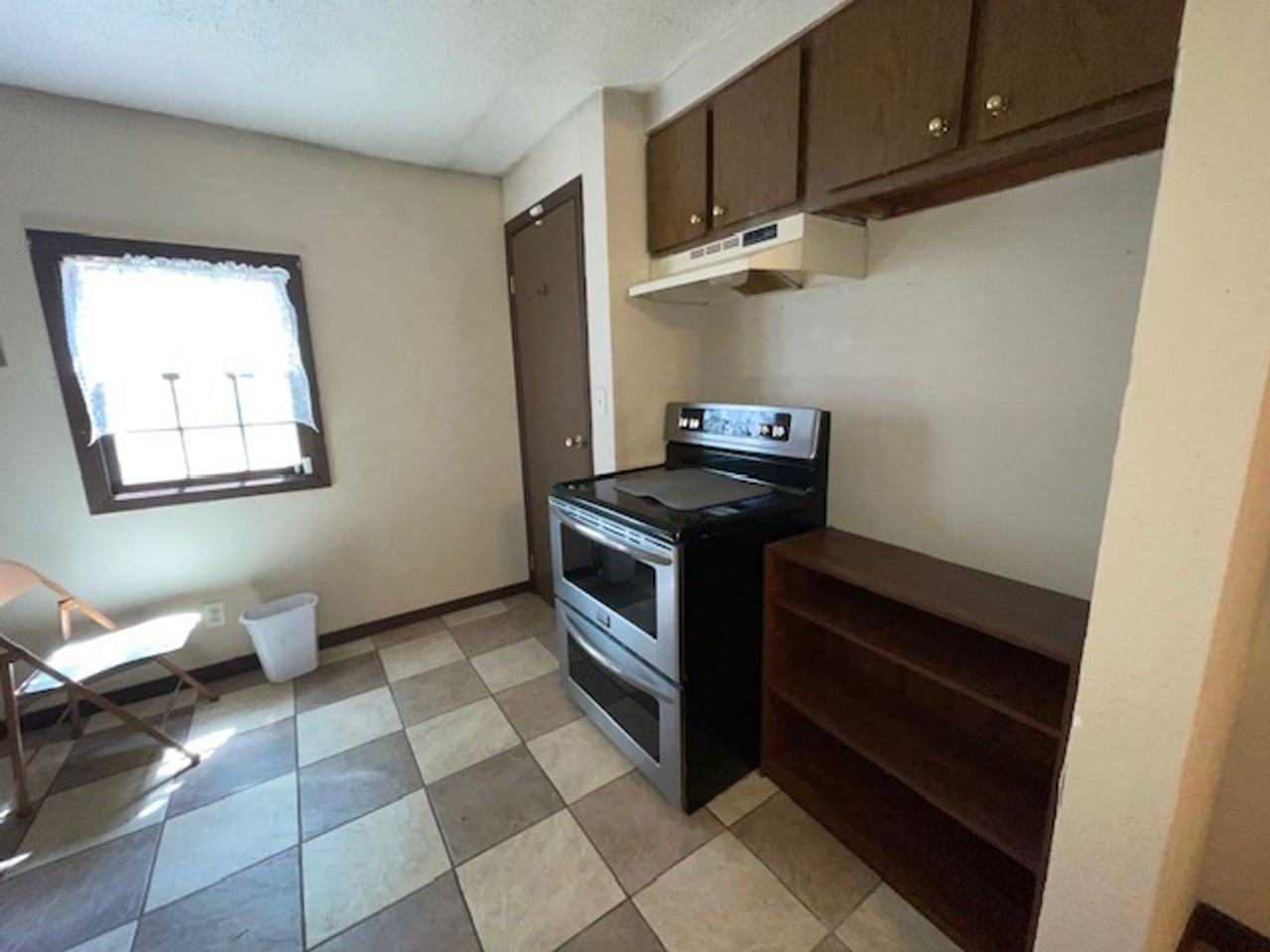 1108 N Main Ave - Photo 3 of 9