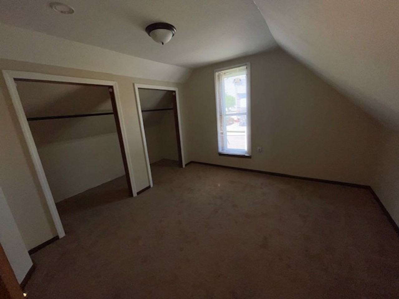 1108 N Main Ave - Photo 4 of 9