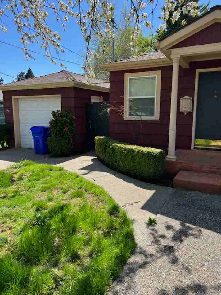 7736 N Willamette Blvd - Photo 2 of 11