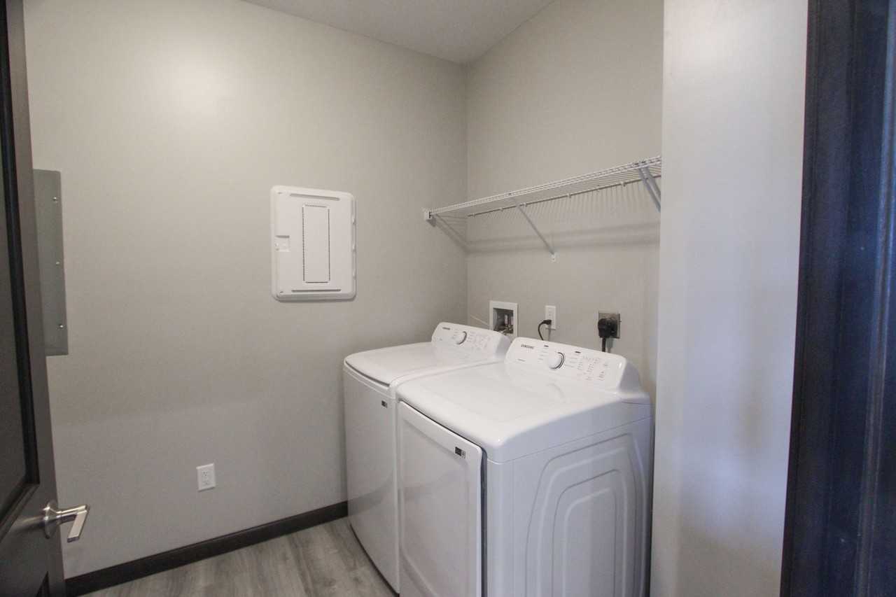 2000 Legacy Ln #108 - Photo 7 of 34