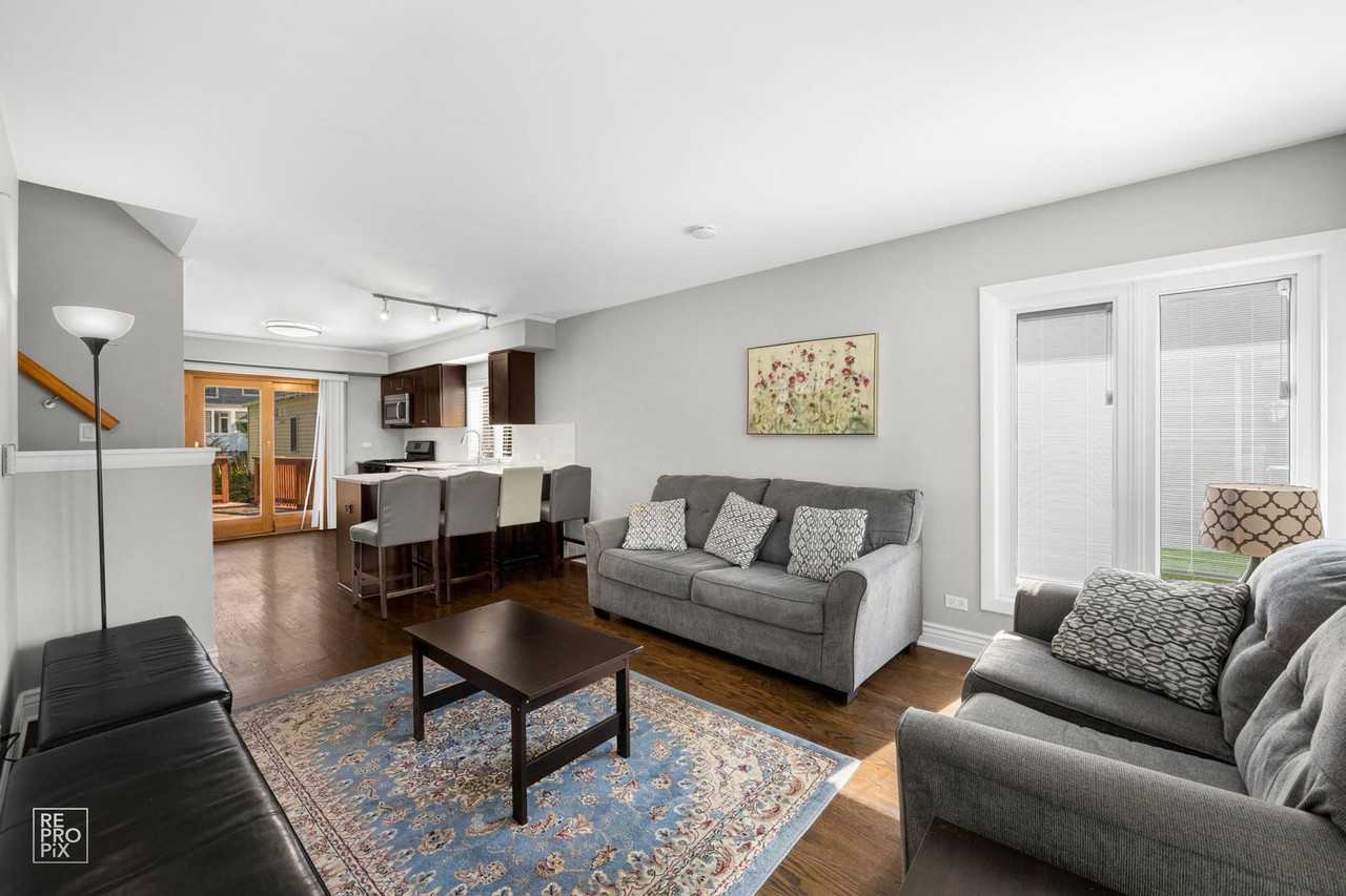 441 S West Ave - Photo 2 of 10