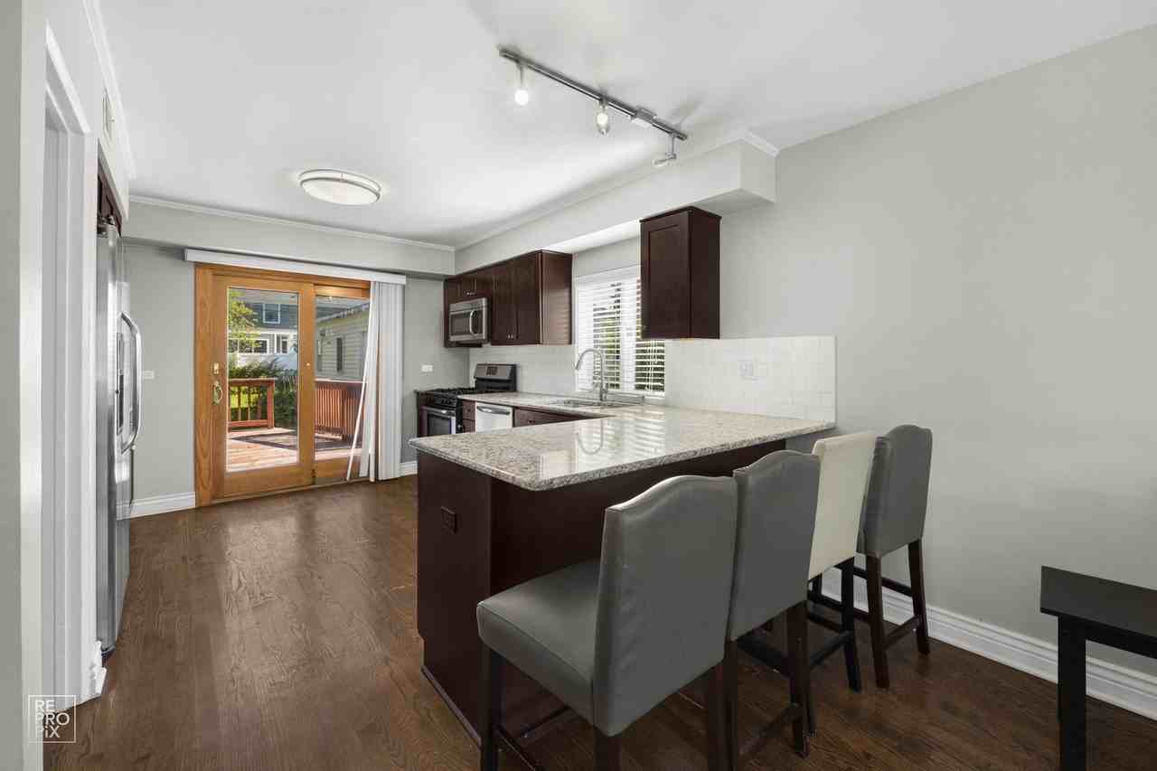 441 S West Ave - Photo 3 of 10