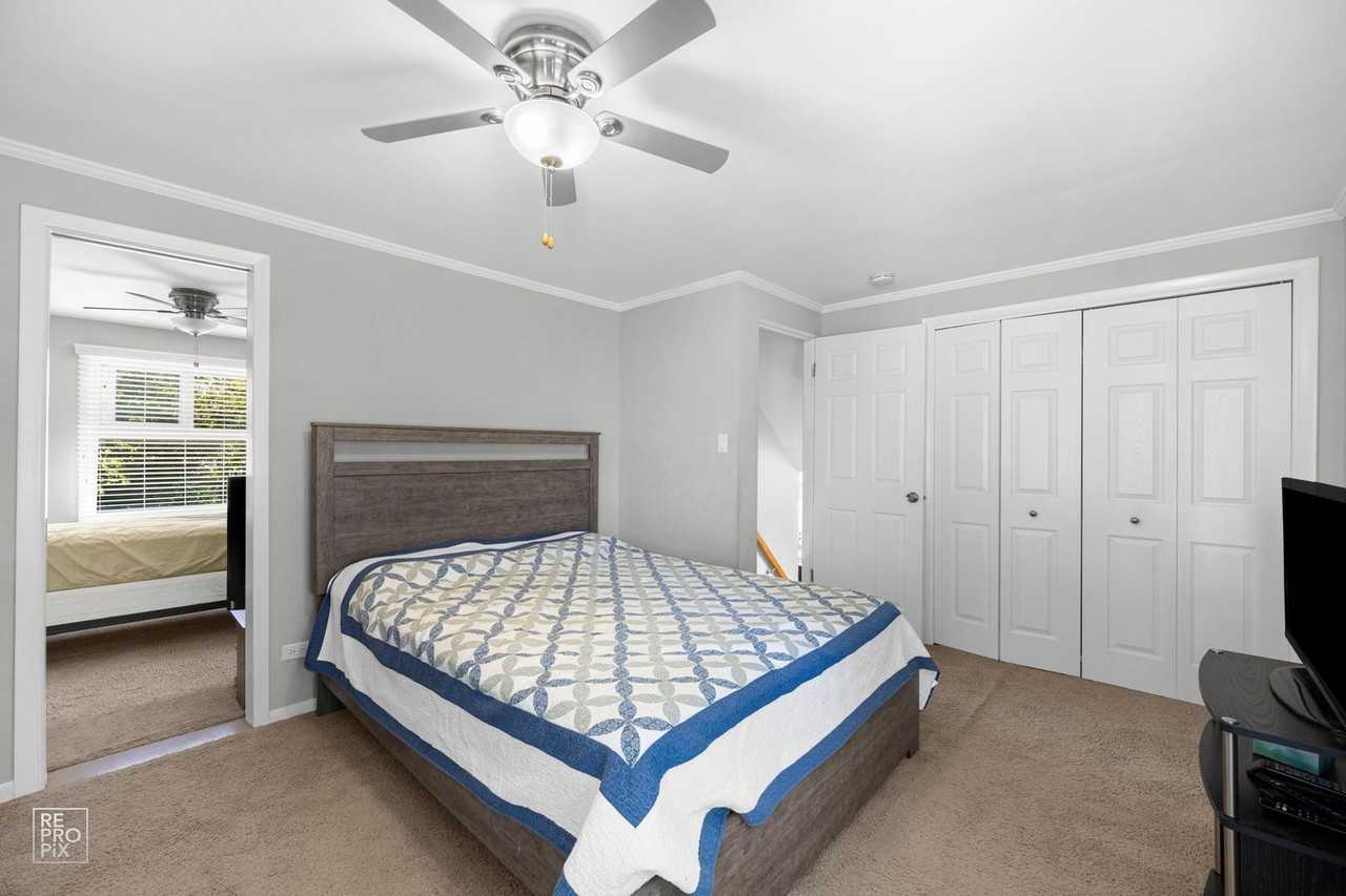 441 S West Ave - Photo 5 of 10