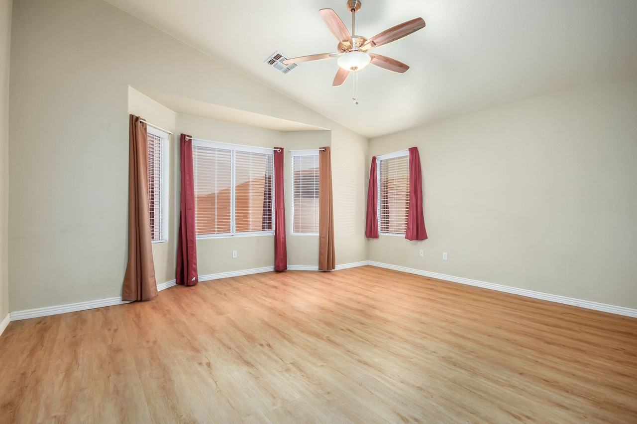 11365 E Downing Cir - Photo 6 of 40