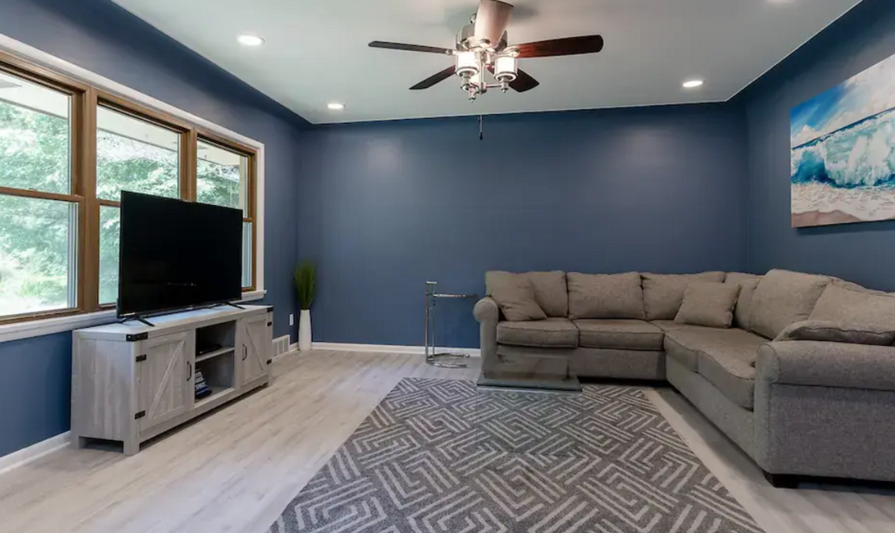 2784 Scenic Dr - Photo 2 of 6