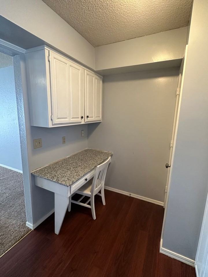 6251 S Yorktown Pl - Photo 4 of 12