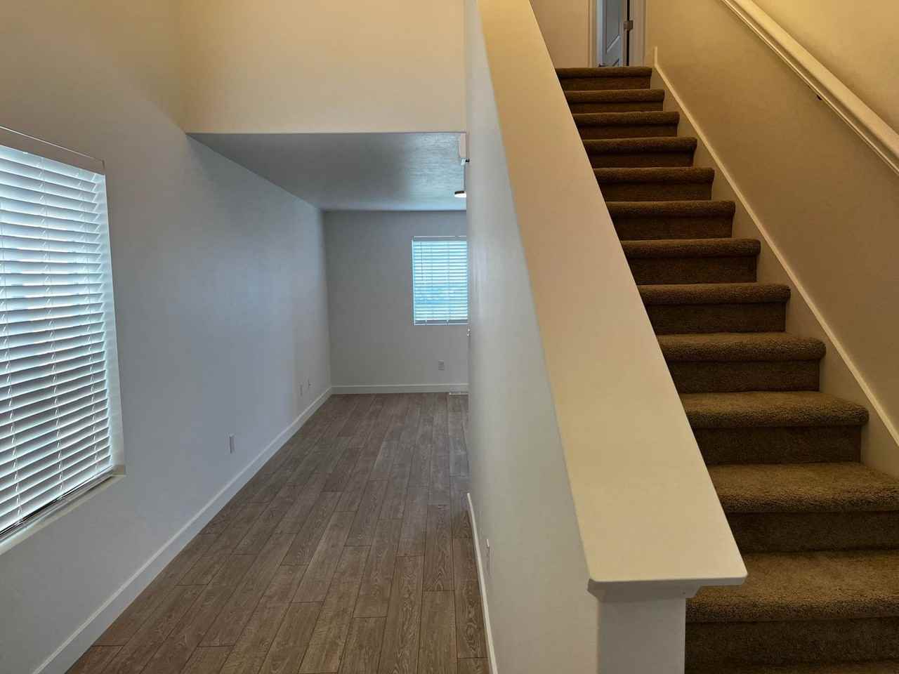 513 S Oracle St - Photo 3 of 26