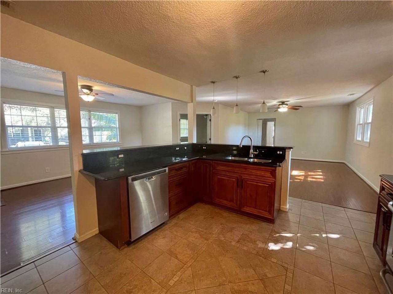 1075 Kenya Ln - Photo 4 of 15