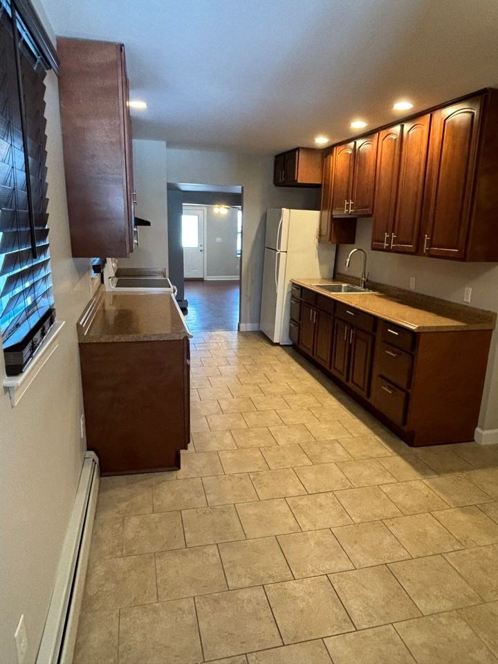 181 Main St - Photo 2 of 15