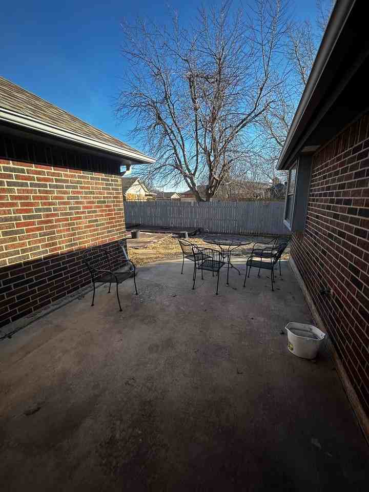 958 Hilltop Mansion - Photo 5 of 27