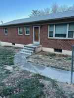featured image of 121 River Rd