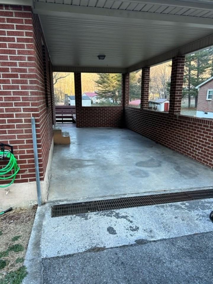 121 River Rd - Photo 2 of 14