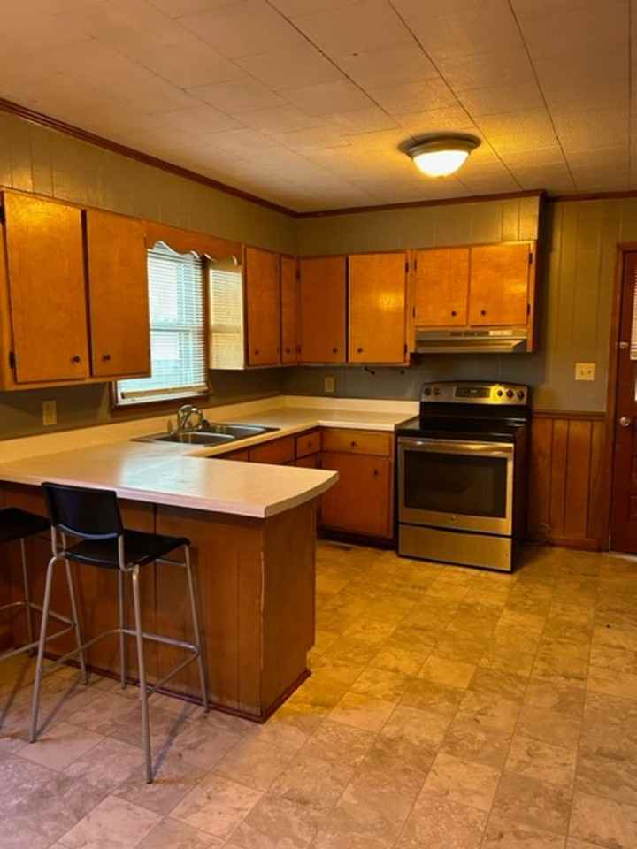 121 River Rd - Photo 6 of 14