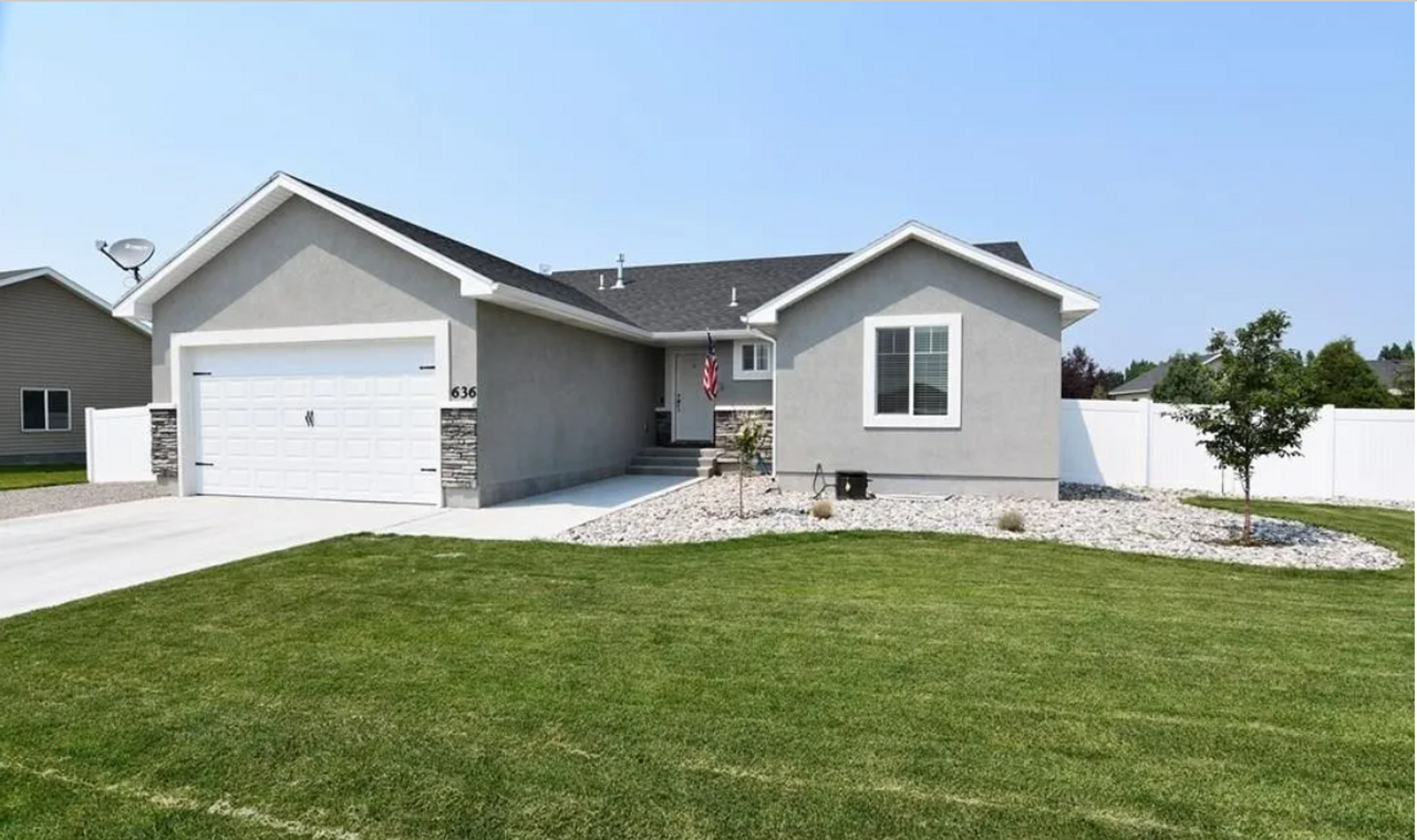 636 Boulder St - Photo 2 of 36