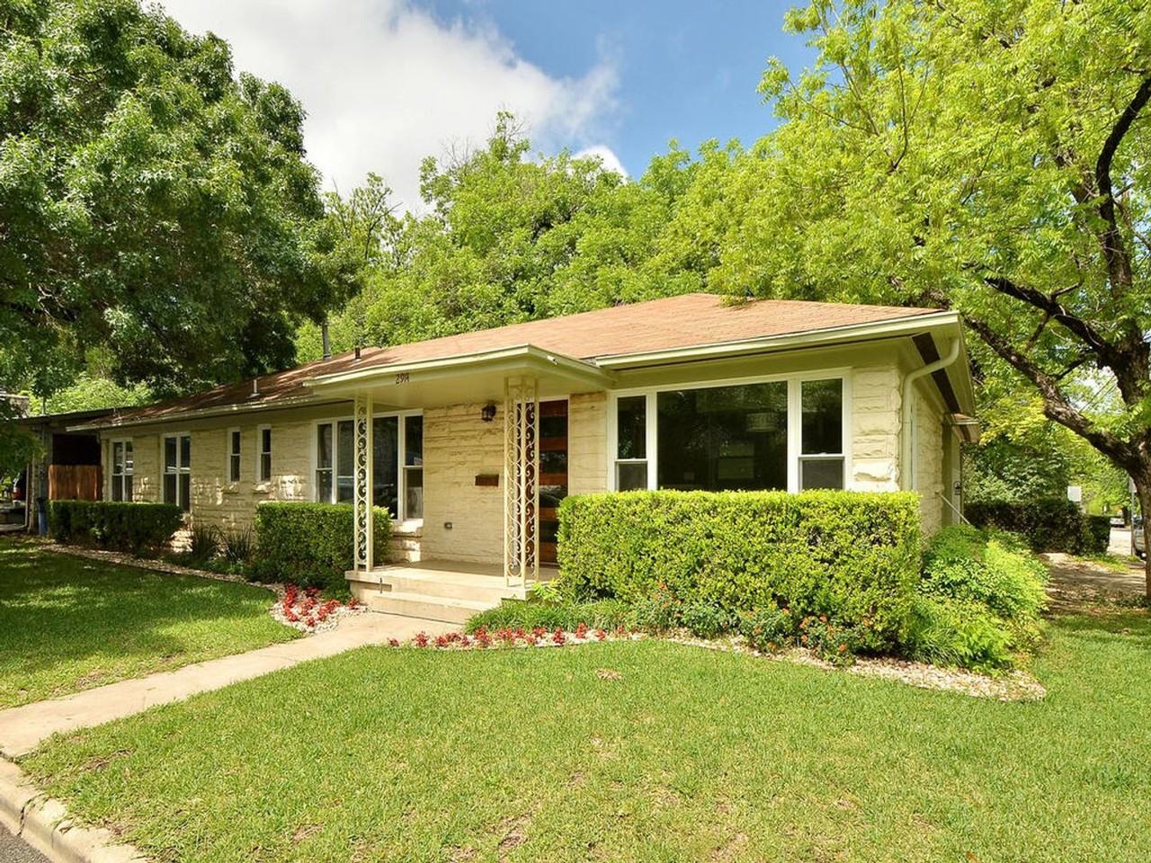 2914 Hampton Rd - Photo 2 of 30