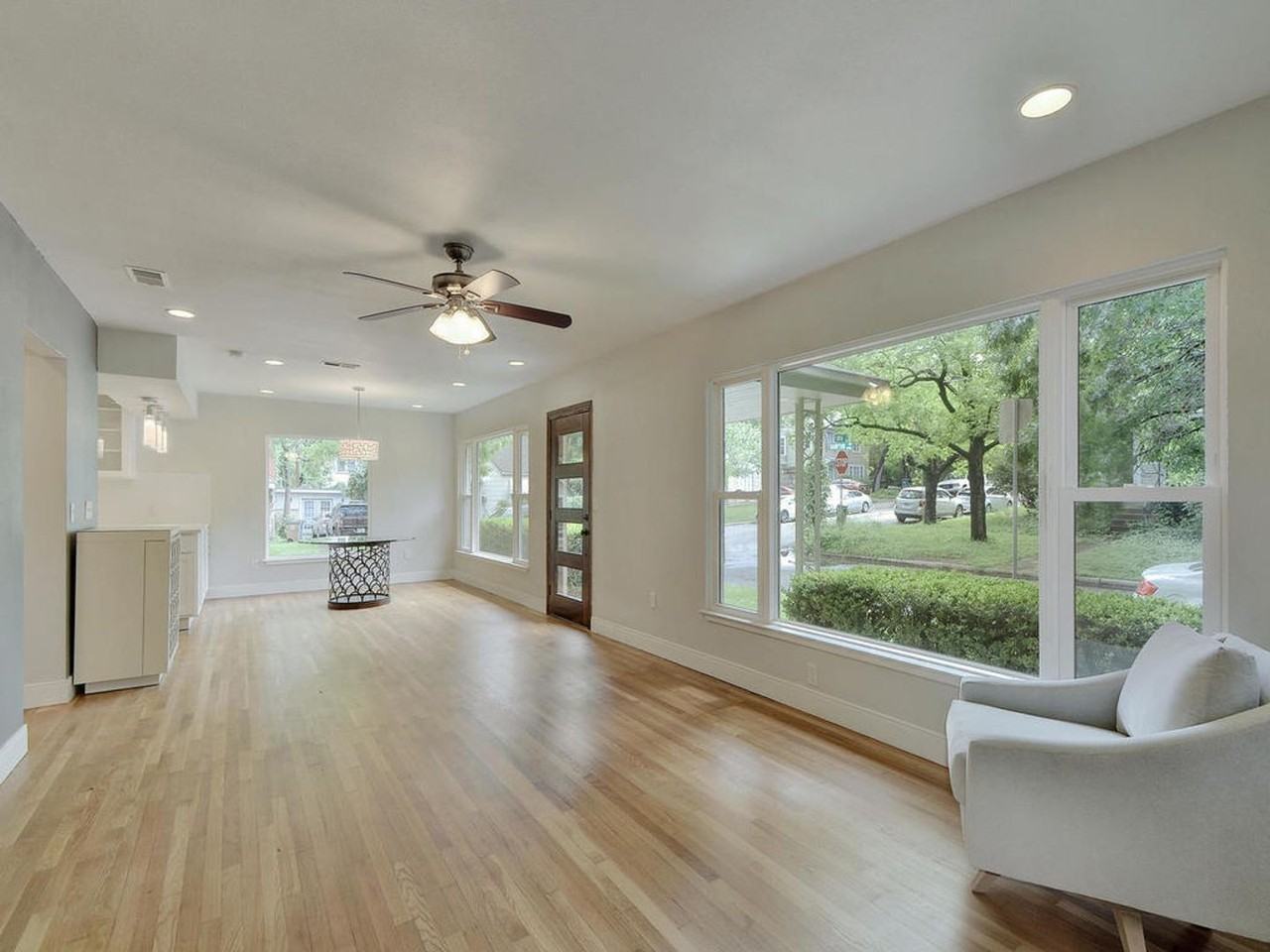 2914 Hampton Rd - Photo 6 of 30