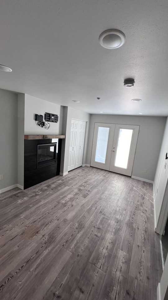 100 3rd St #9 - Photo 5 of 19