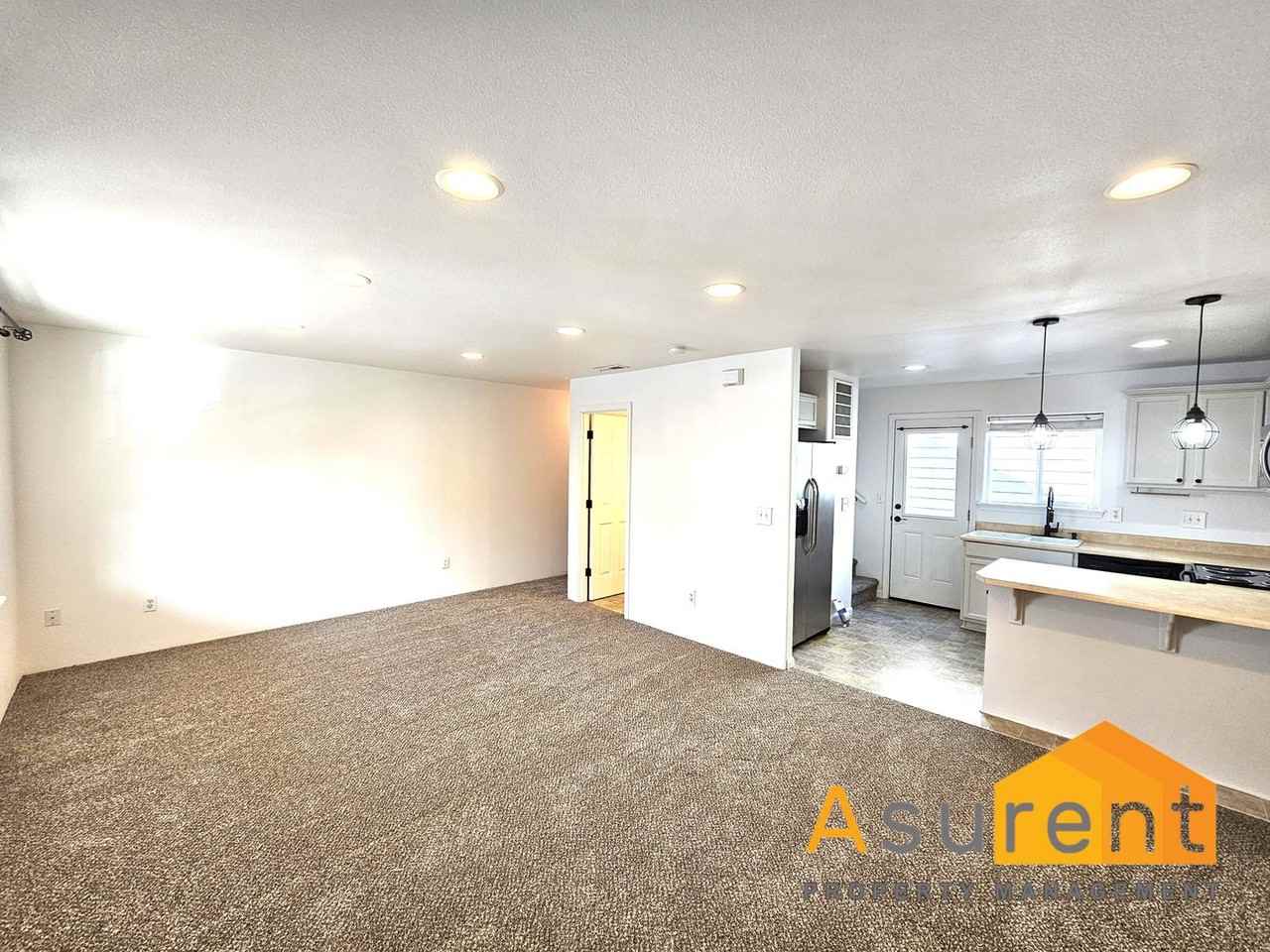 7866 Jacqueline Way - Photo 3 of 9