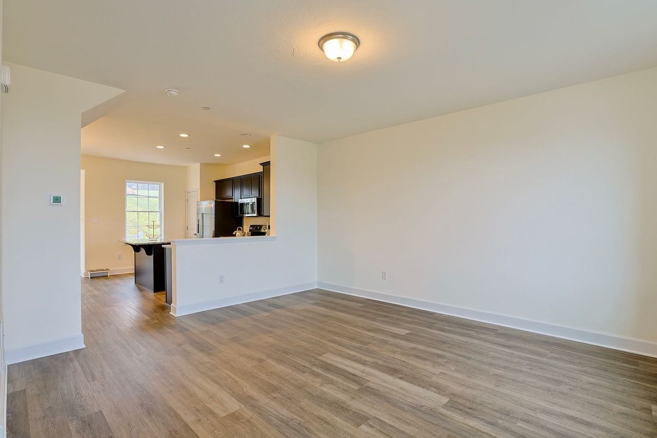 223 Holstein Dr - Photo 4 of 16