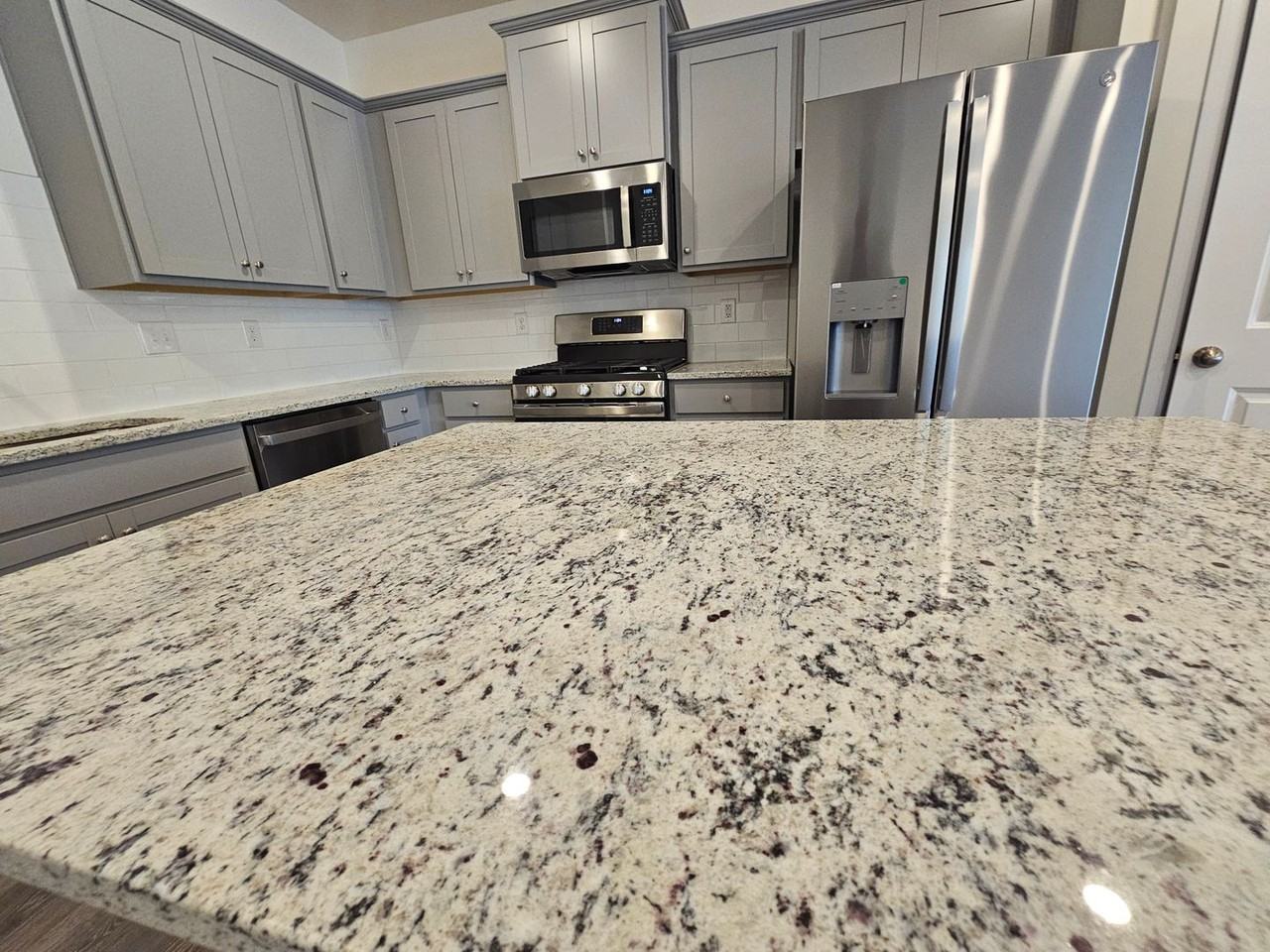 2804 Trinity St - Photo 6 of 30