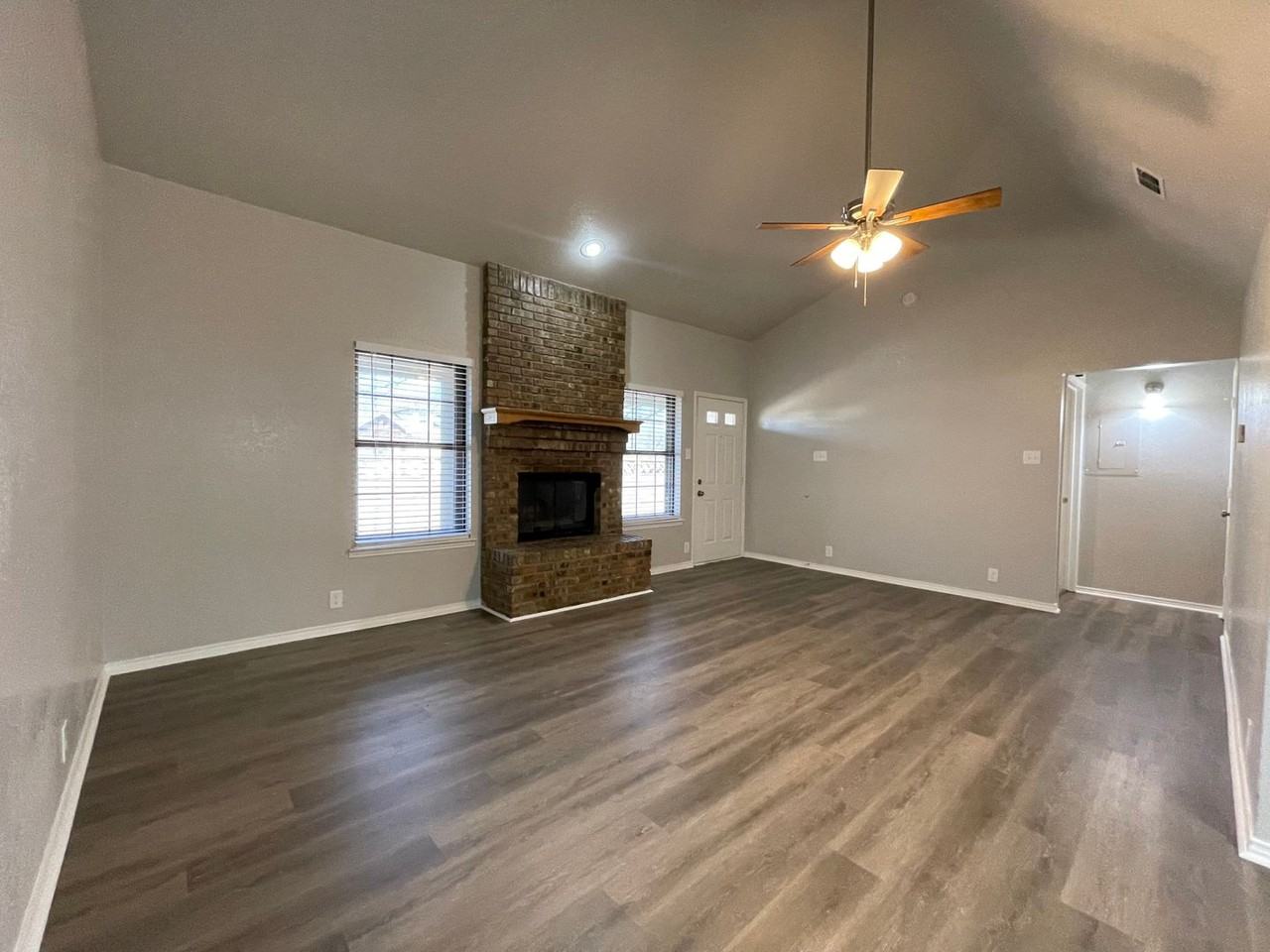 206 S Nolan River Rd #13 - Photo 2 of 21