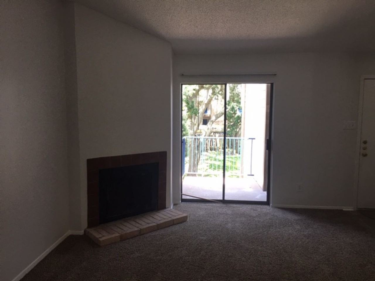 7114 N Holiday Dr - Photo 2 of 18