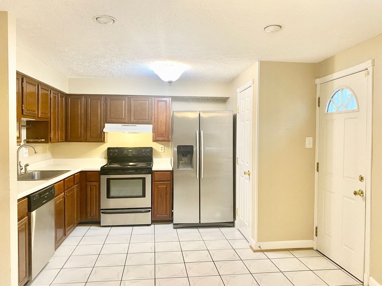 17020 Moss Side Ln - Photo 3 of 33