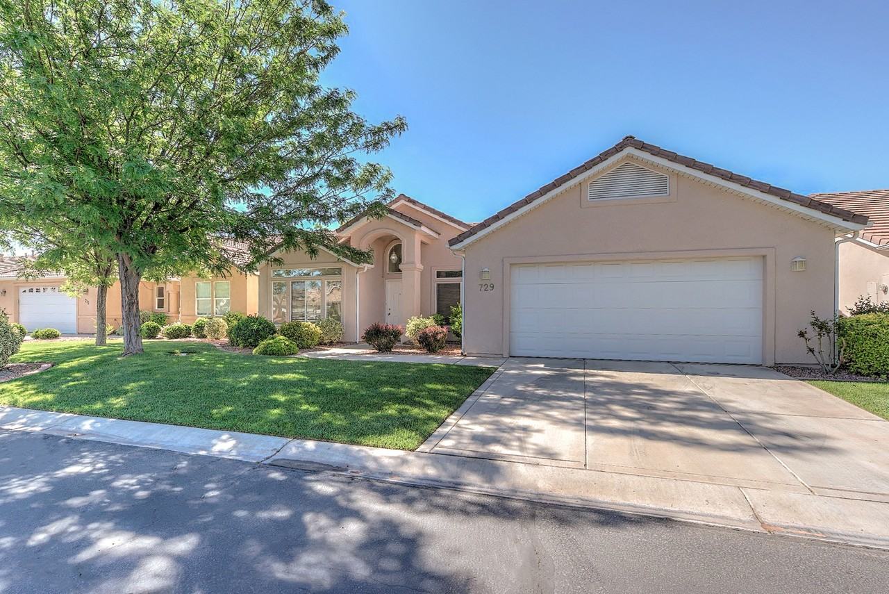 729 Lobo Ln - Photo 3 of 32