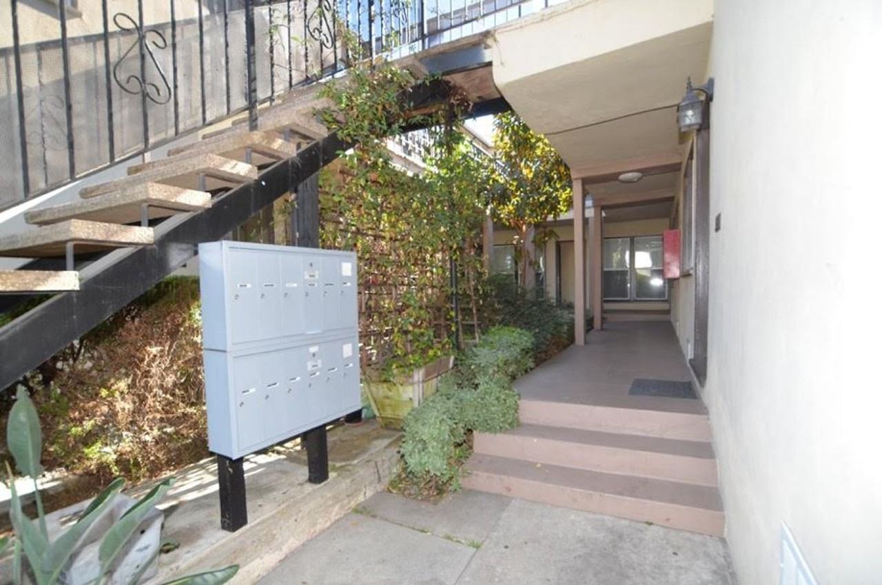 4128 W Adams Blvd #1 - Photo 2 of 13