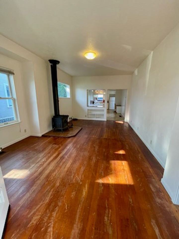 1693 J St - Photo 4 of 22