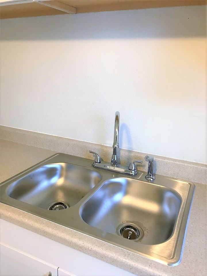 125 Acorn St - Photo 6 of 24