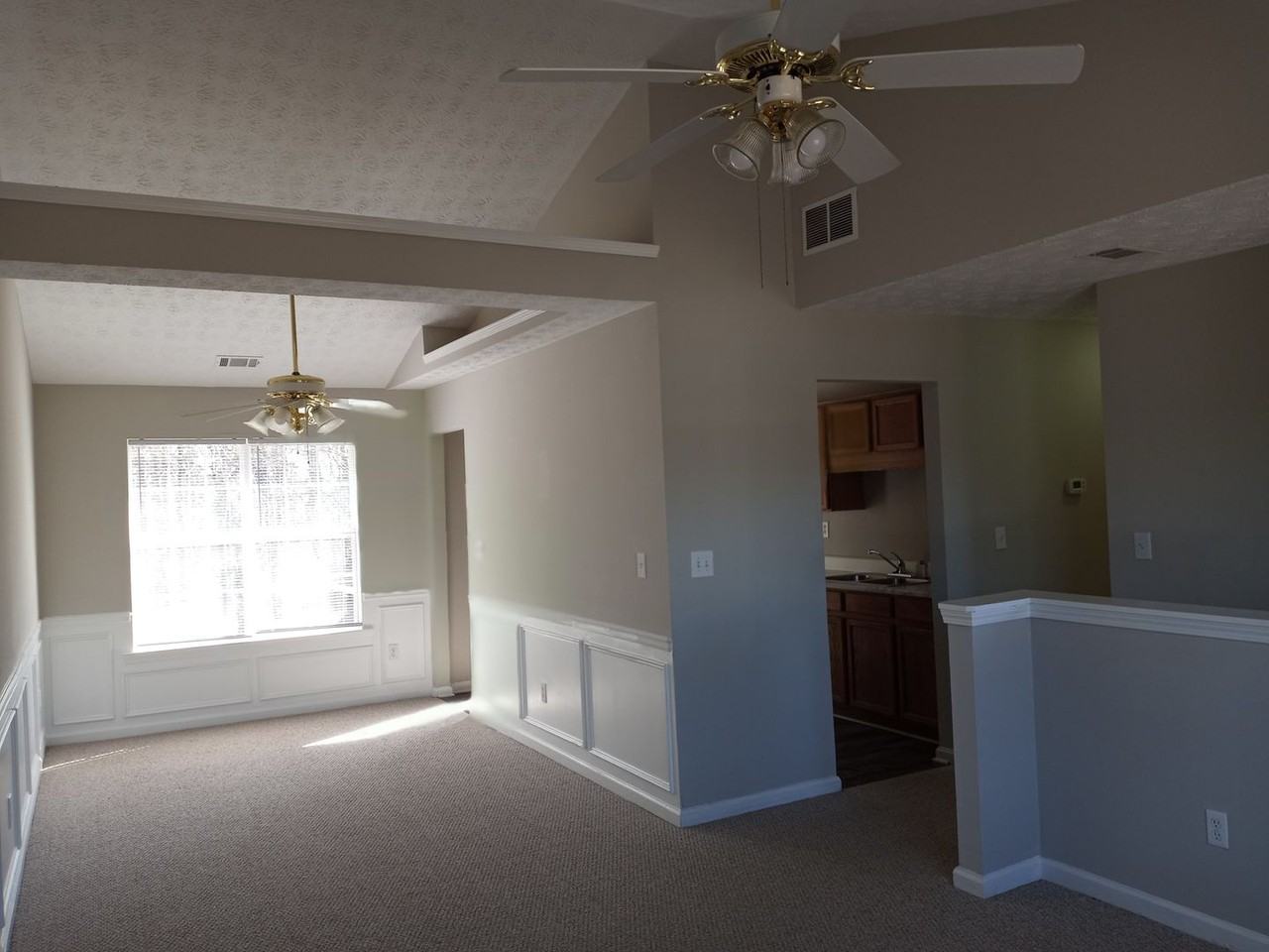 170 Pleasant Hills Dr - Photo 4 of 37