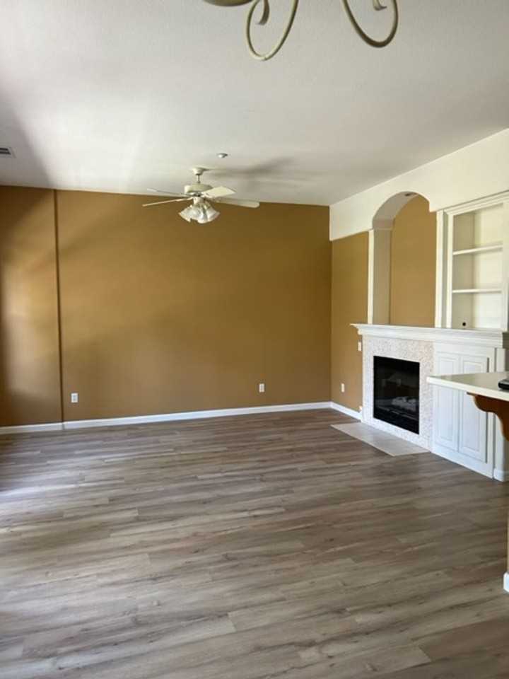 2805 Garibaldi Ave - Photo 2 of 10