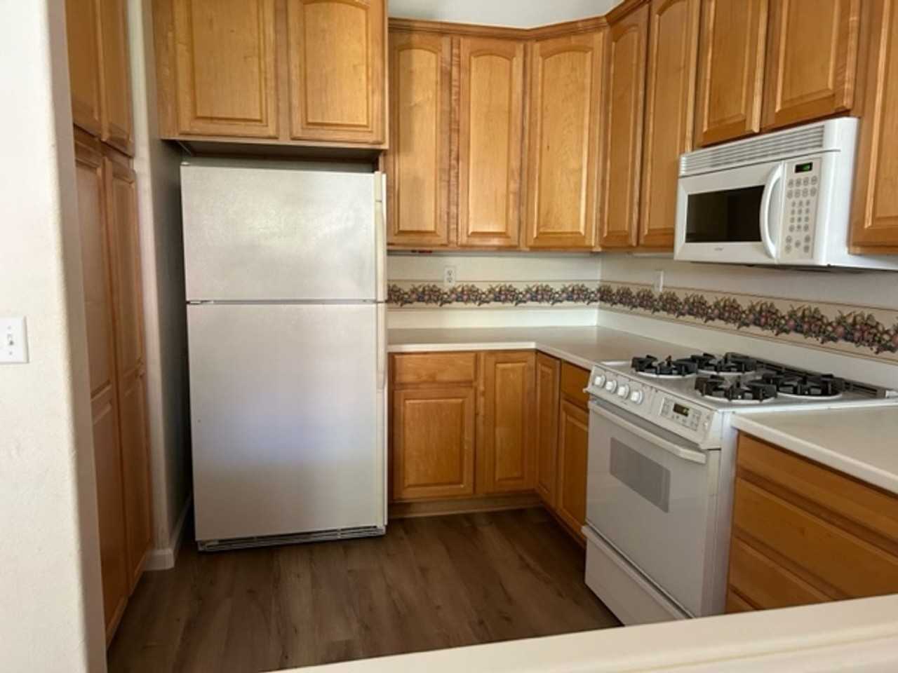 2805 Garibaldi Ave - Photo 4 of 10