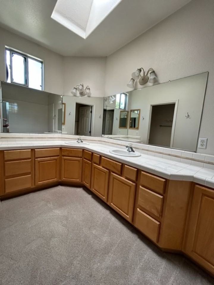 2805 Garibaldi Ave - Photo 7 of 10