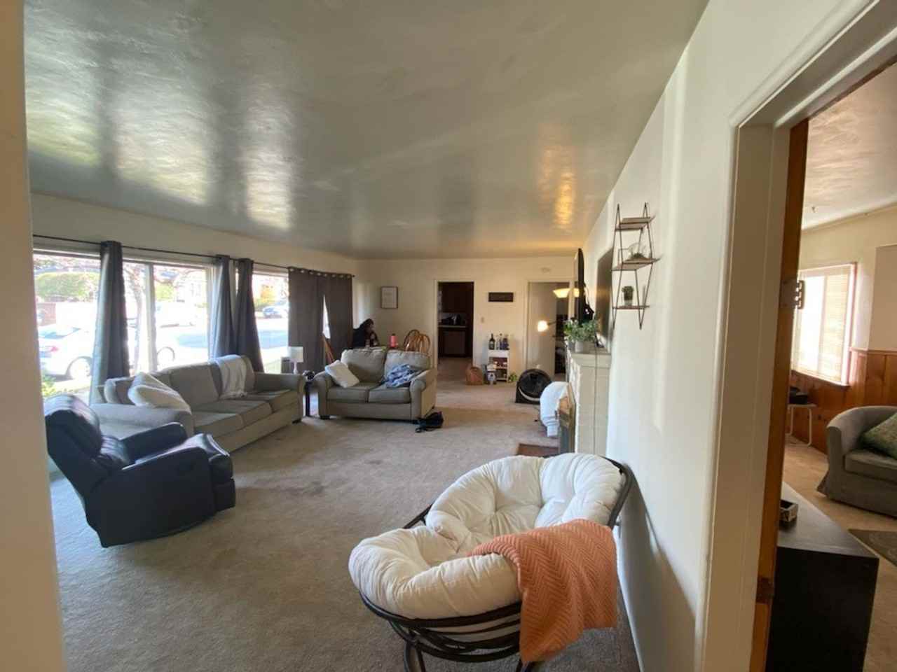 841 Center St - Photo 4 of 4