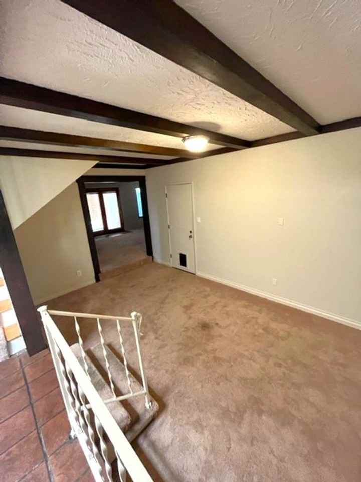 634 Stanford Dr - Photo 6 of 13