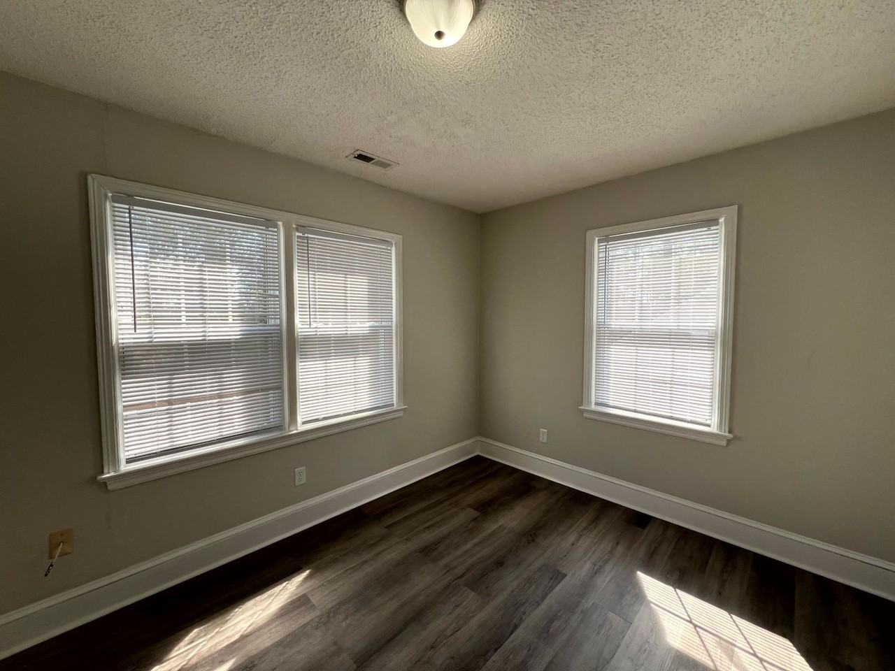 222D Woodrow St - Photo 6 of 10