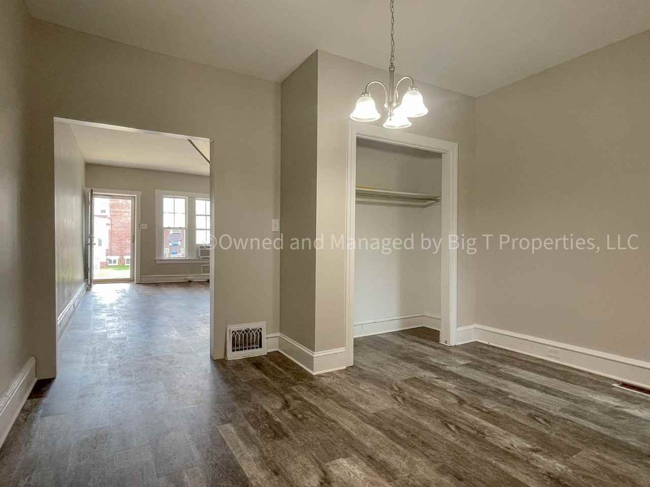 2529 N Washington St - Photo 3 of 9