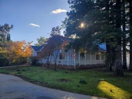 featured image of 1661 Manzanita Ave
