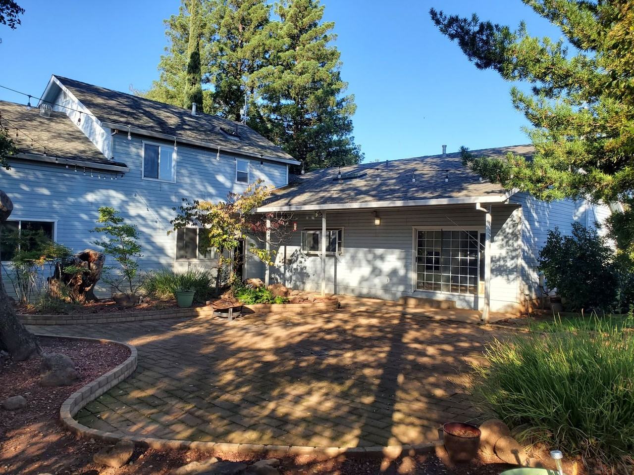 1661 Manzanita Ave - Photo 5 of 44
