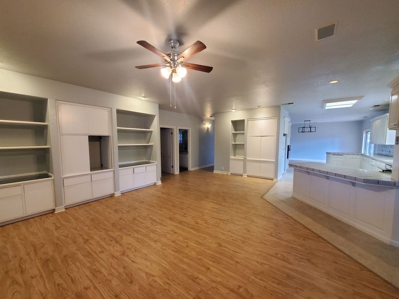1661 Manzanita Ave - Photo 7 of 44