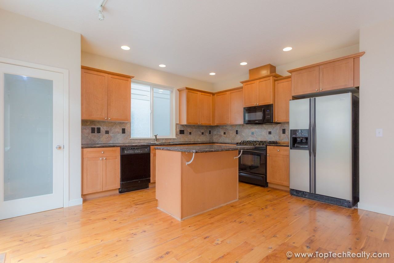 182 Nw 209th Ave - Photo 3 of 31