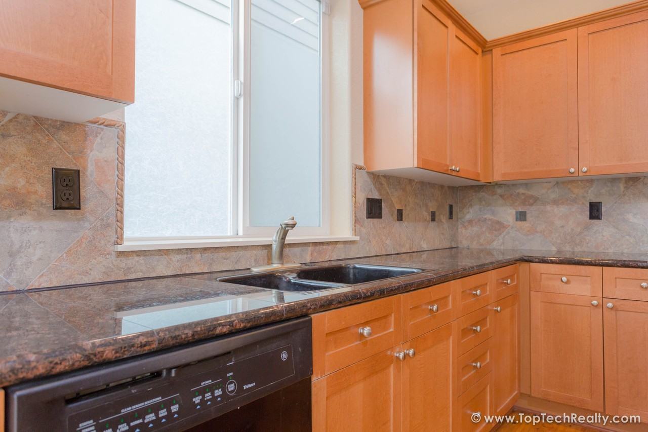182 Nw 209th Ave - Photo 4 of 31