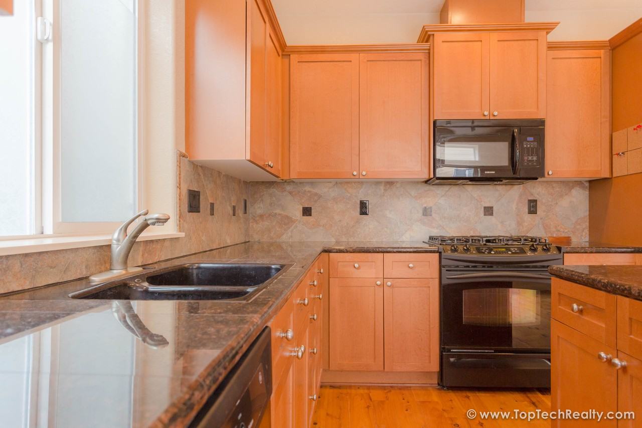 182 Nw 209th Ave - Photo 5 of 31