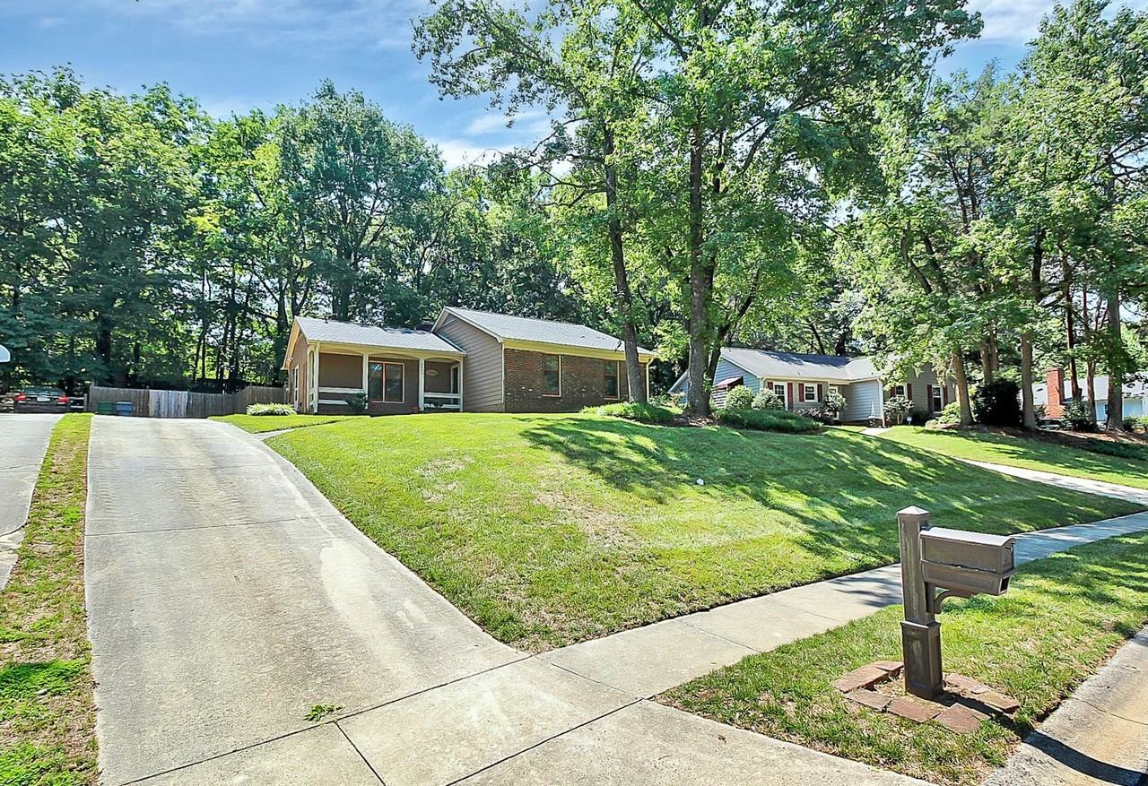 2424 Oldenburg Dr - Photo 3 of 28