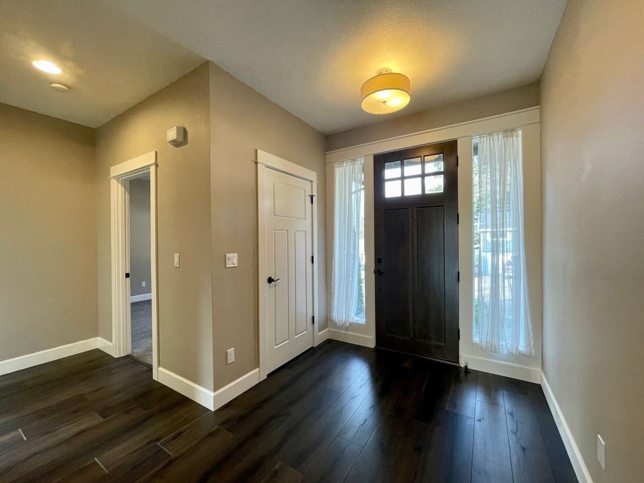 2120 Sw Dolph Ct - Photo 3 of 33