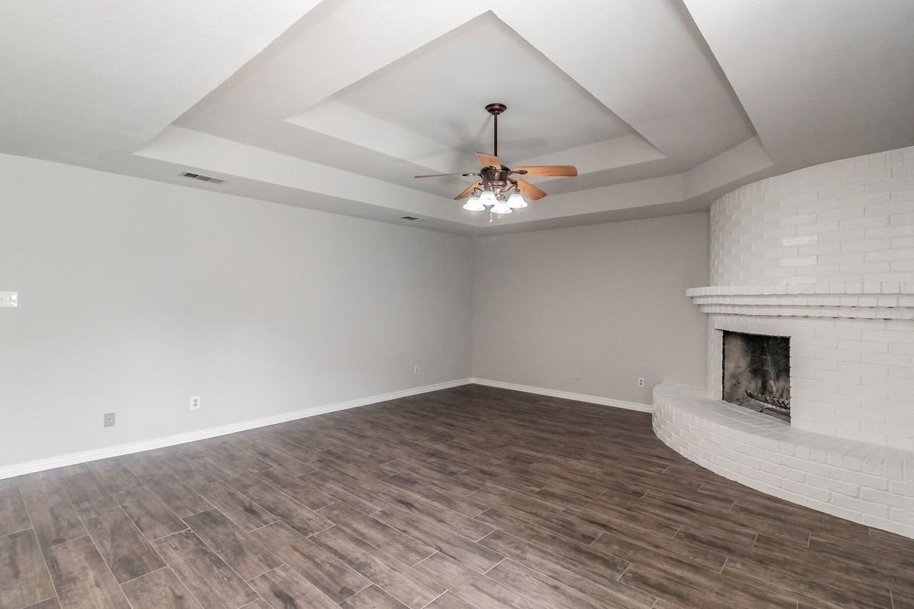 504 Rolling Hills Dr - Photo 5 of 31