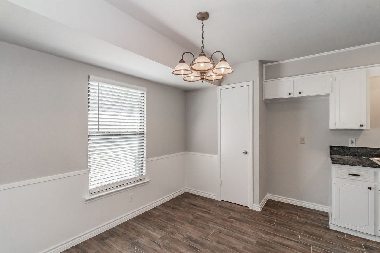 504 Rolling Hills Dr - Photo 6 of 31